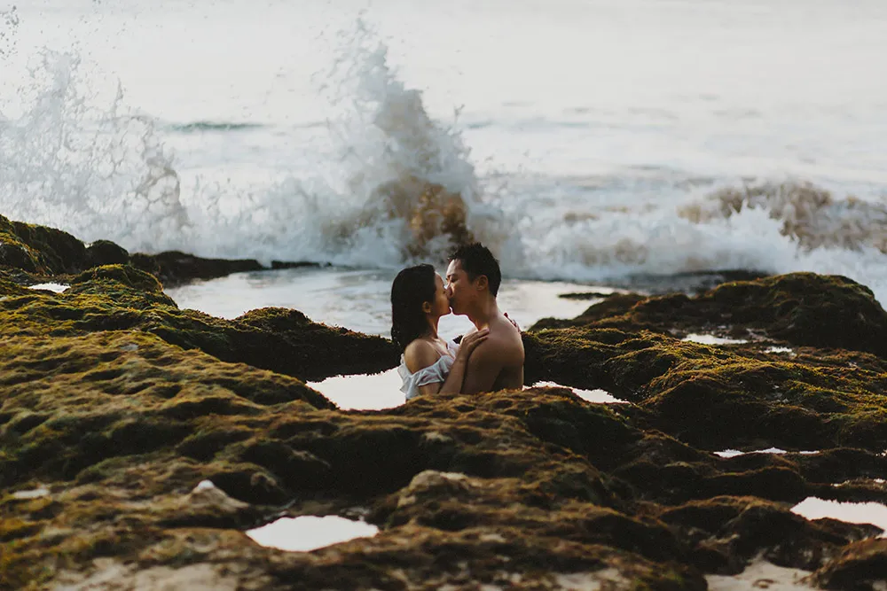 Photo by Synchronal Photography. theweddingnotebook.com