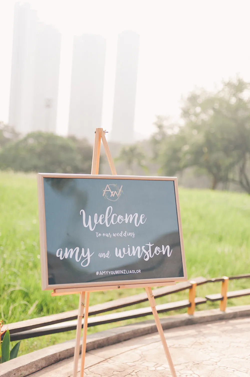 Munkeat Photography. theweddingnotebook.com