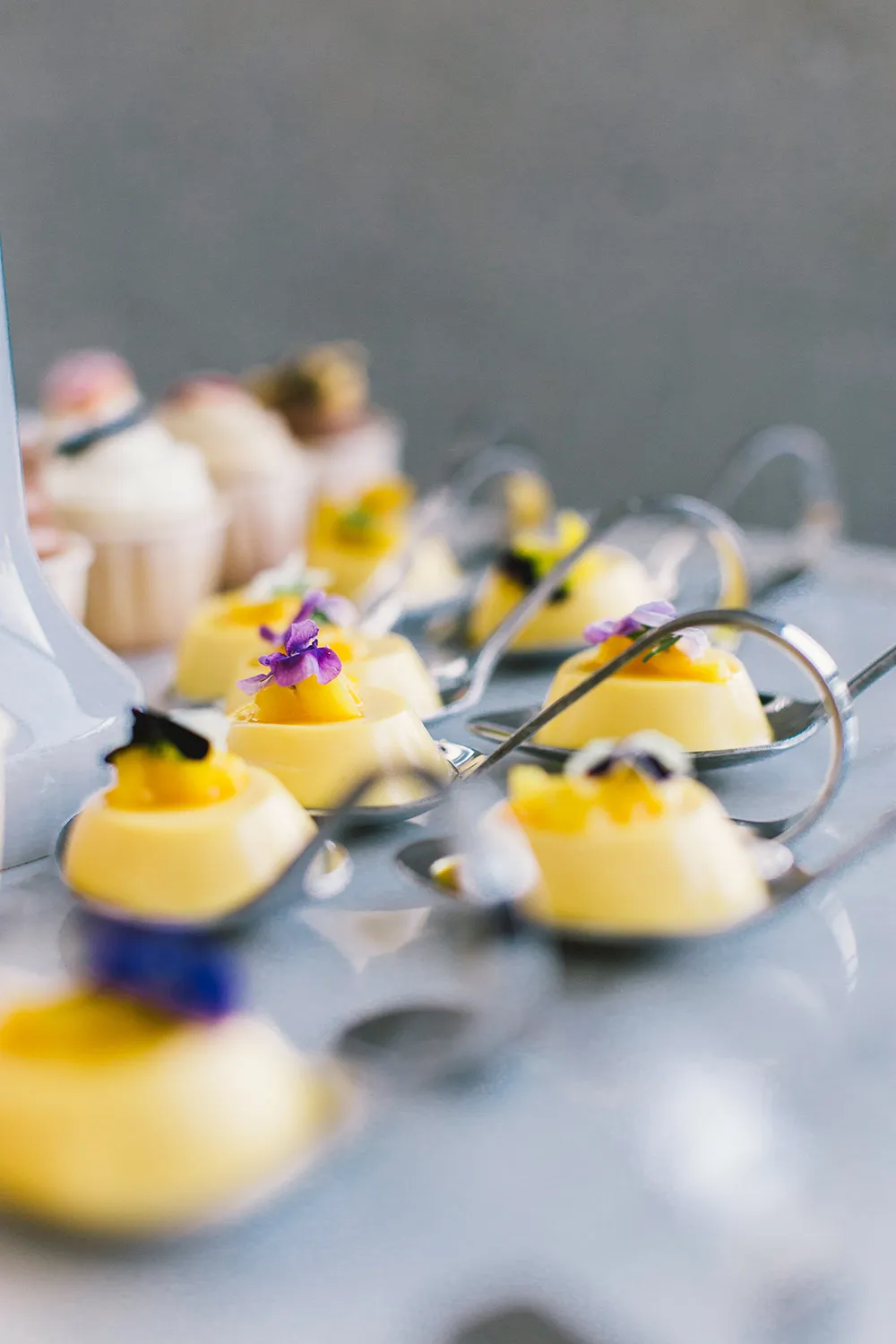 Photo by ZA Gallery. theweddingnotebook.com