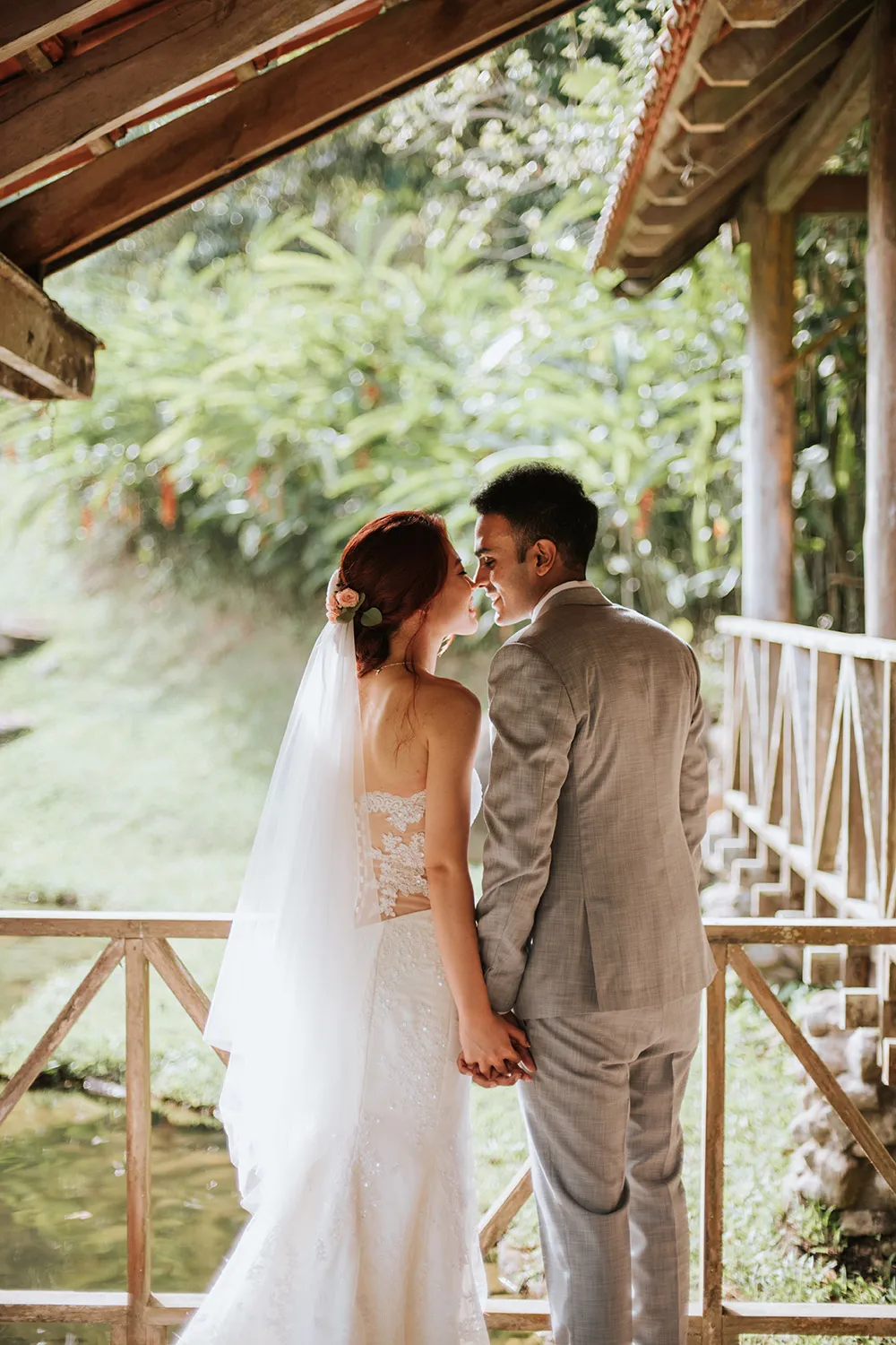 Munkeat Photography. theweddingnotebook.com