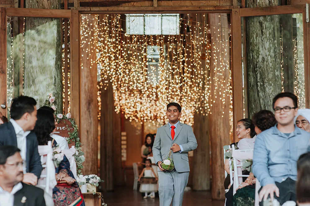 Munkeat Photography. theweddingnotebook.com