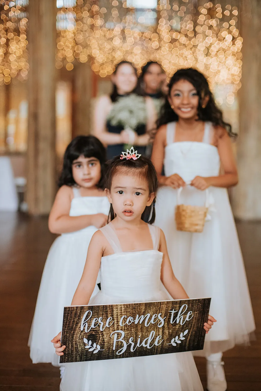 Munkeat Photography. theweddingnotebook.com