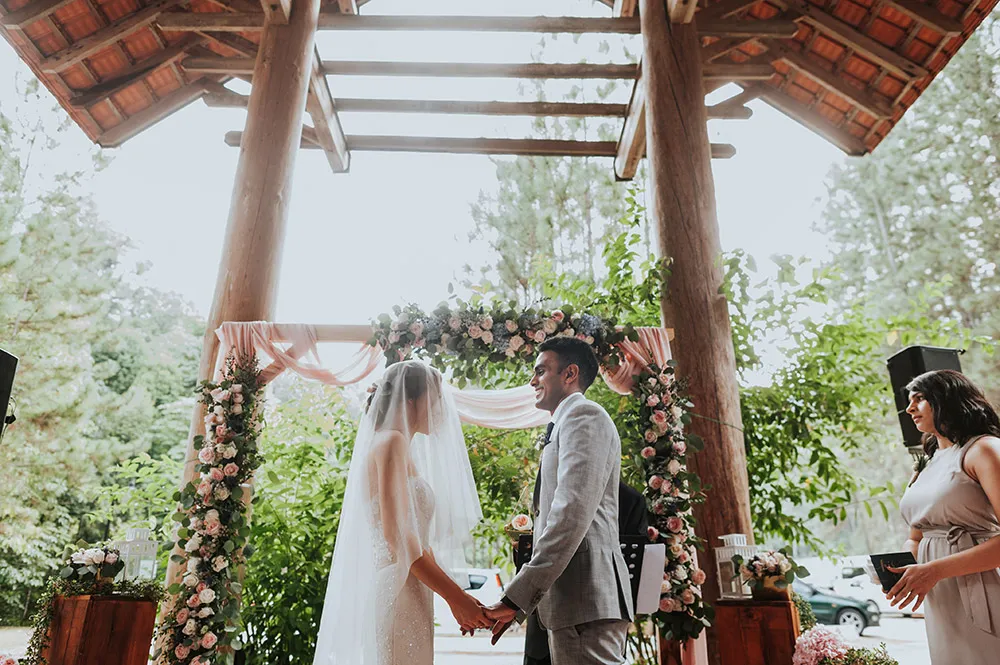 Munkeat Photography. theweddingnotebook.com