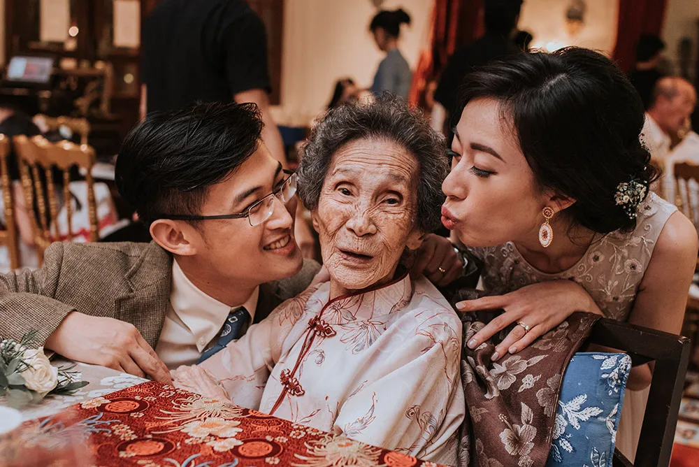 Photo by Yung Yaw and Manoj of Munkeat Studio. theweddingnotebook.com