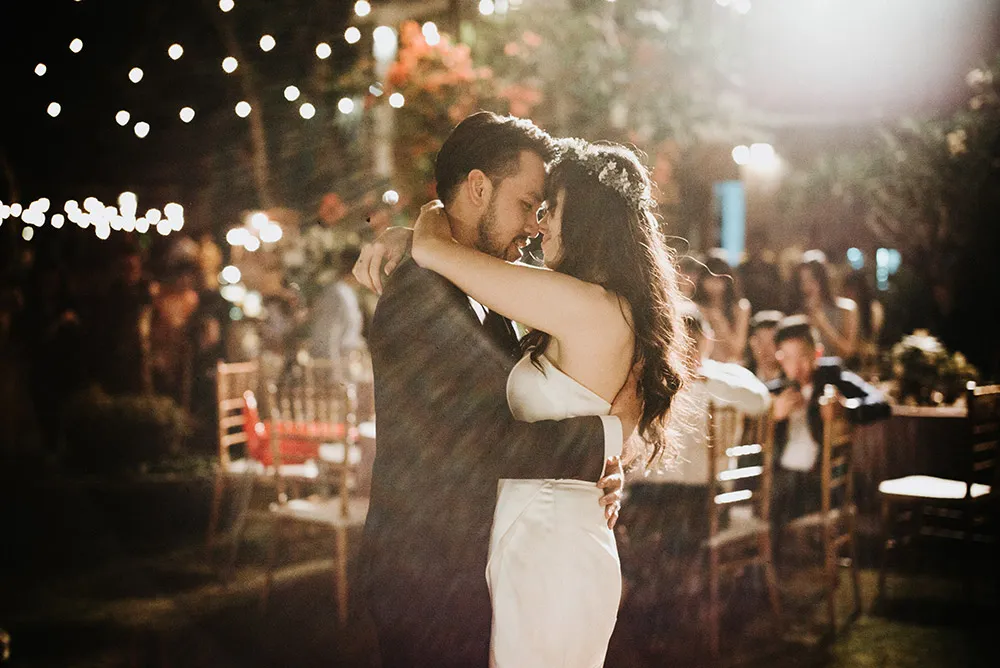 Photo by Iluminen. theweddingnotebook.com