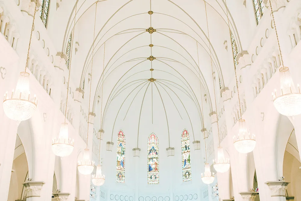 Wedding at CHIJMES, Singapore. Photo by Bloc Memoire Photography. theweddingnotebook.com
