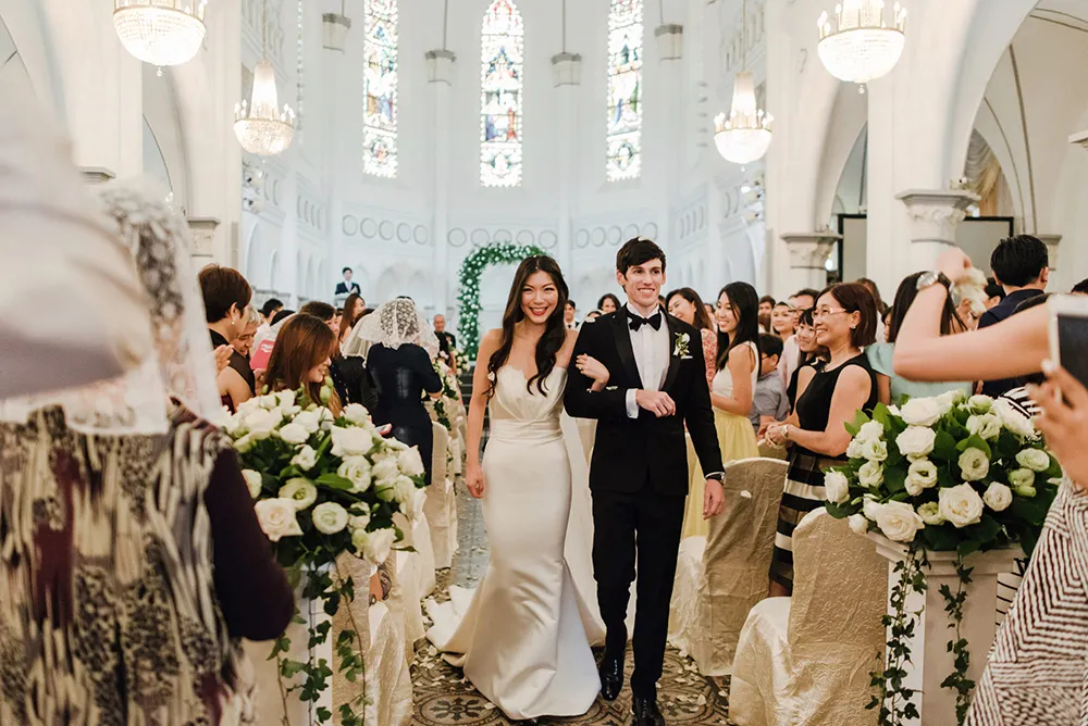 Wedding at CHIJMES, Singapore. Photo by Bloc Memoire Photography. theweddingnotebook.com