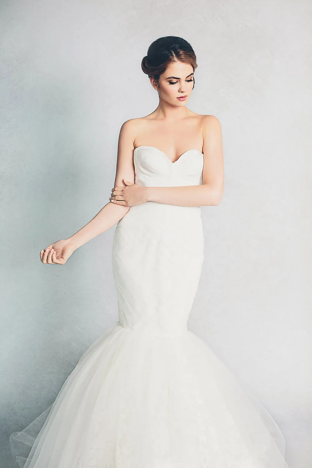 Lily – Elizabeth Stuart Spring 2015 Collection. theweddingnotebook.com