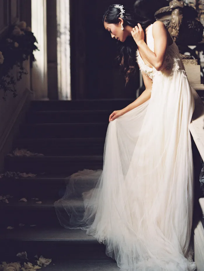 Georgine Comb – Enchanted Atelier By Liv Hart Fall 2015 Collection. Photo by Laura Gordon Photography. theweddingnotebook.com
