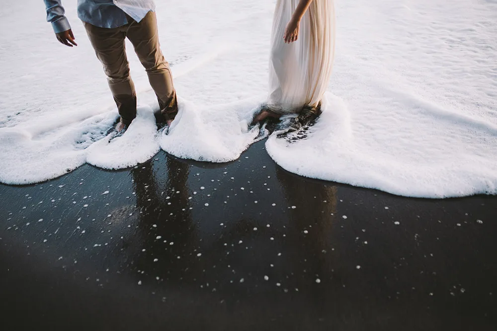 Photo by Fire Wood and Earth. theweddingnotebook.com
