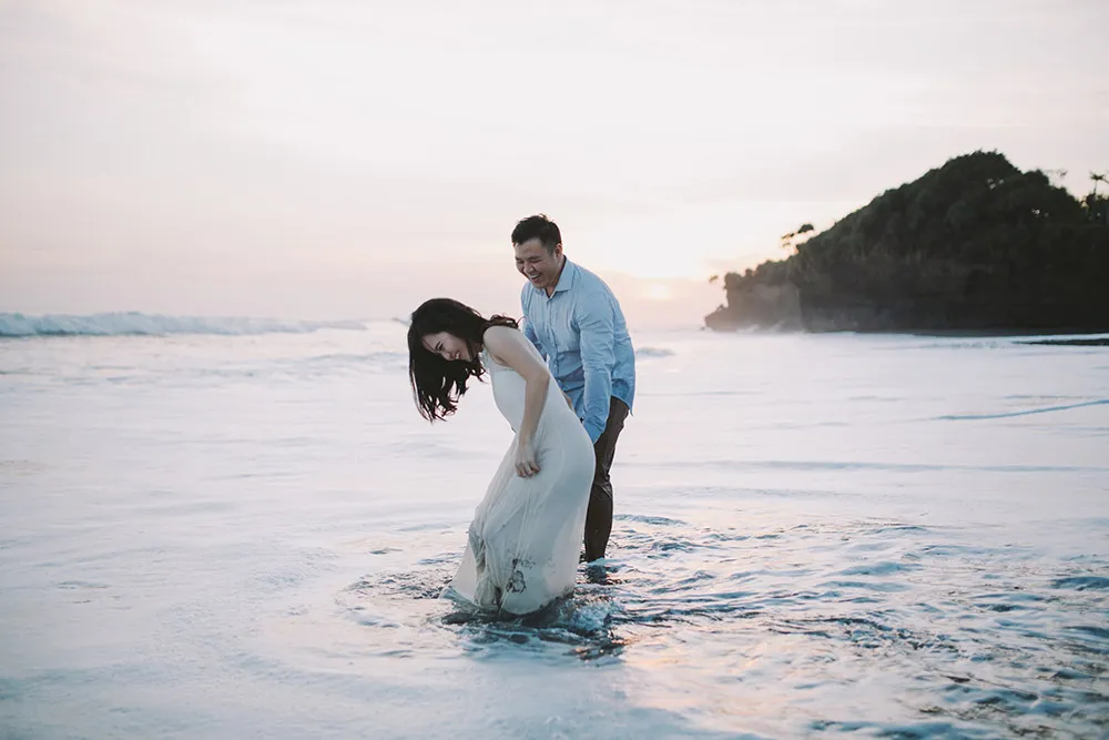 Photo by Fire Wood and Earth. theweddingnotebook.com