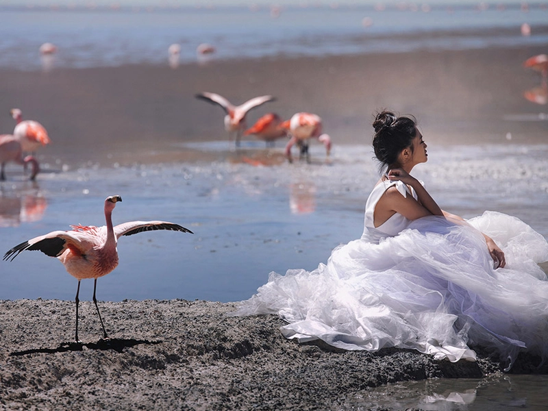 Engagement Shoot at the World’s Largest Salt Flat in Salar de Uyuni, Bolivia