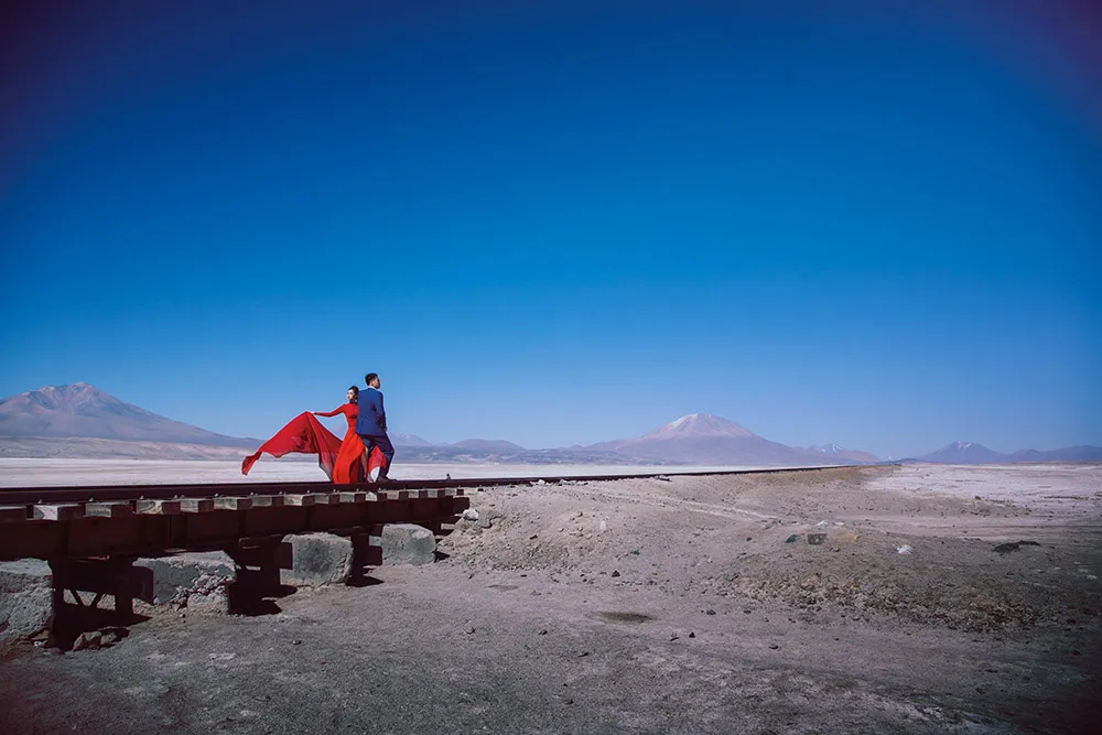 Photography by Metrophoto. Destination bridal portraits in Bolivia. theweddingnotebook.com