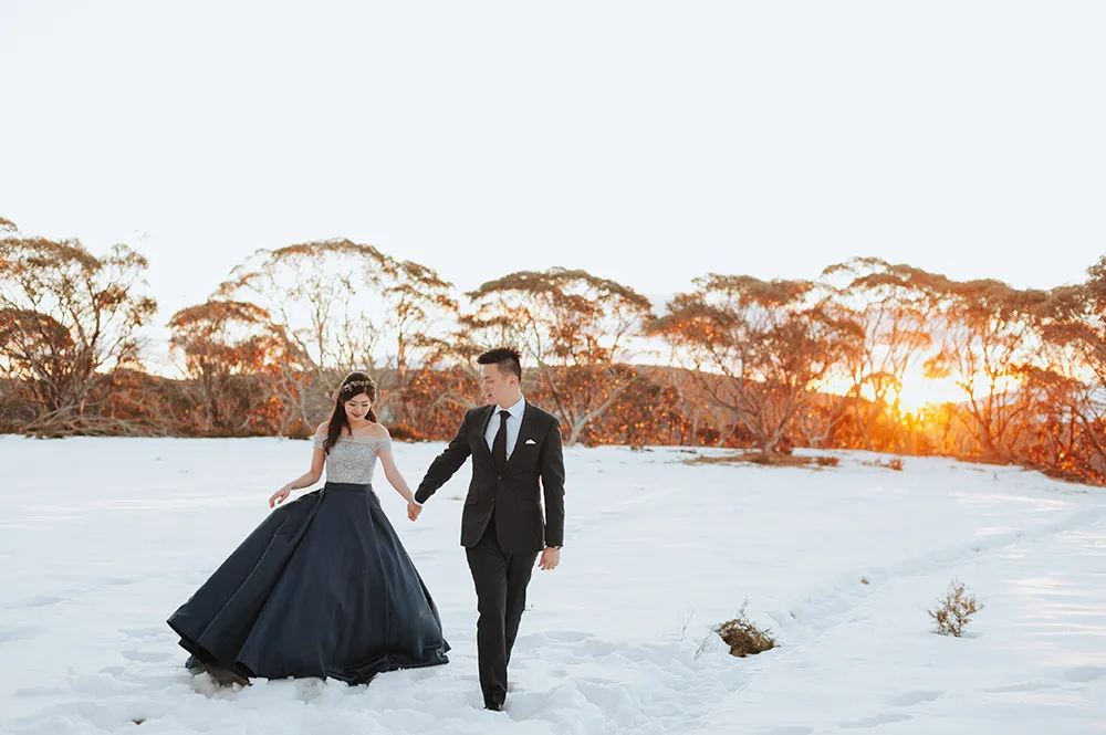 Photo by Munkeat Photography. theweddingnotebook.com