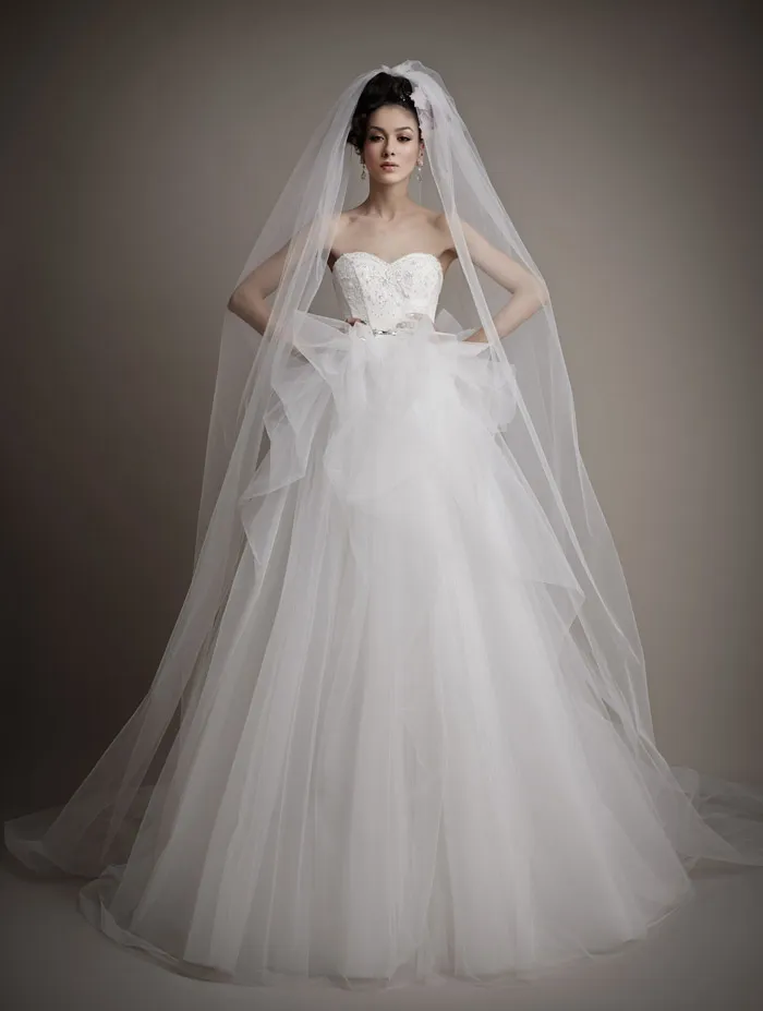 Mavia - Ersa Atelier 2015 Collection. theweddingnotebook.com