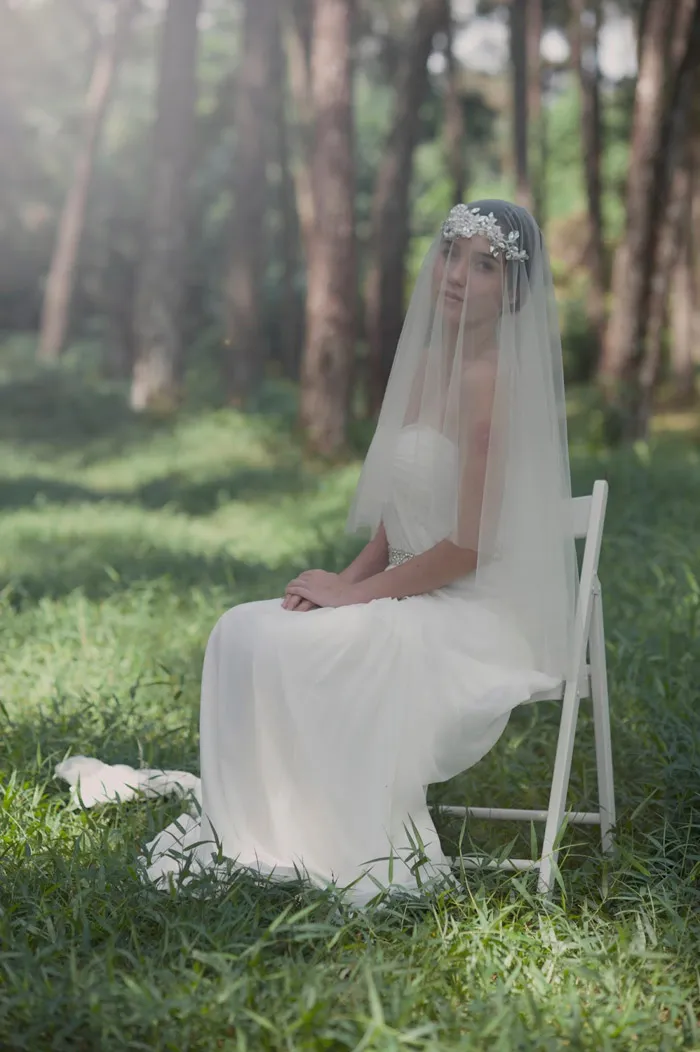 Photo by Siew Kay / Hair and Makeup by Aivy Yong Bridal Makeup Studio. theweddingnotebook.com
