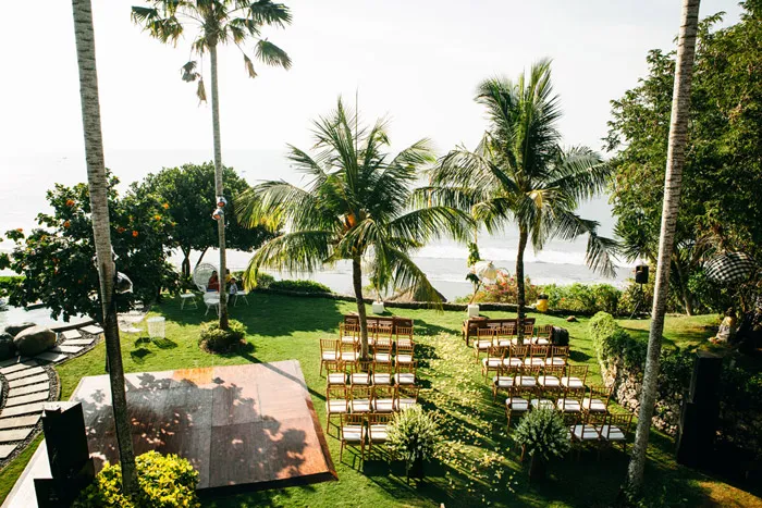 Photo by Diktatphotography. theweddingnotebook.com