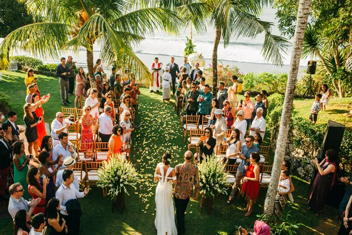Photo by Diktatphotography. theweddingnotebook.com