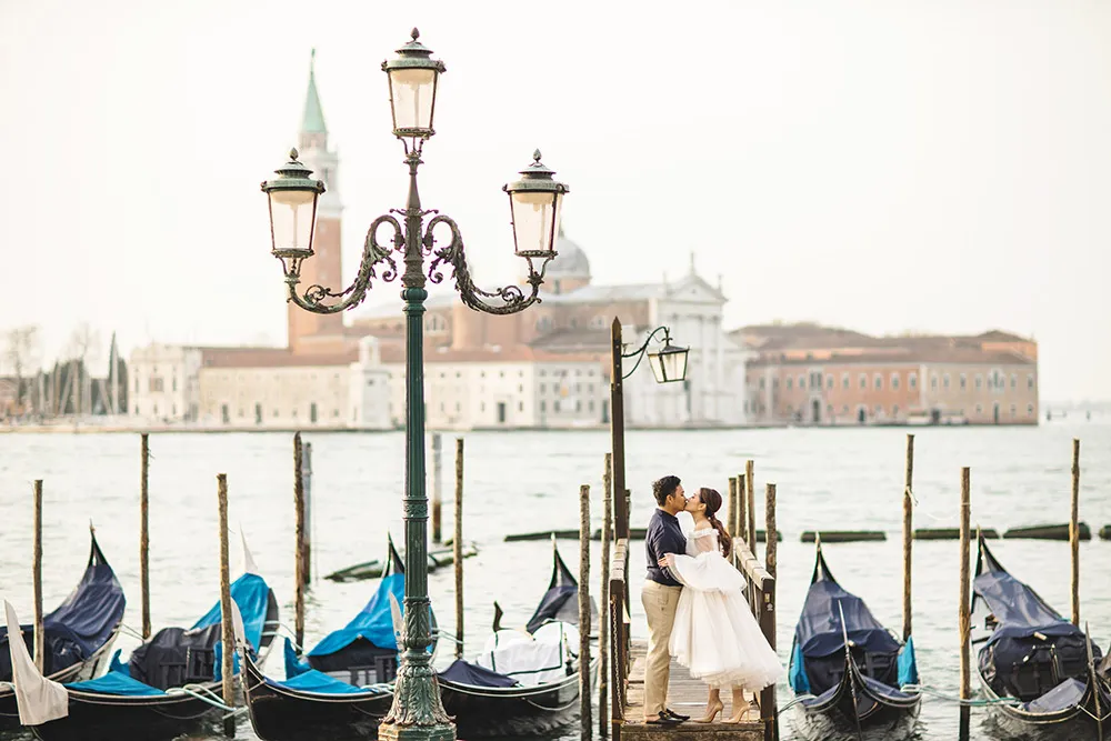 Photo by Ivan of Axioo. theweddingnotebook.com