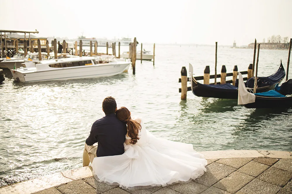 Photo by Ivan of Axioo. theweddingnotebook.com