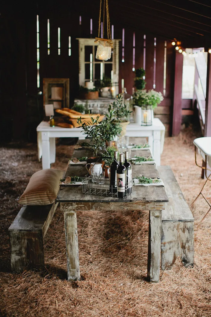 Photography by Kristyn Hogan. Styling by Cedarwood Weddings. theweddingnotebook.com