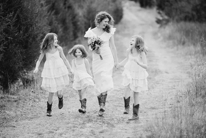 Photography by Kristyn Hogan. Styling by Cedarwood Weddings. theweddingnotebook.com