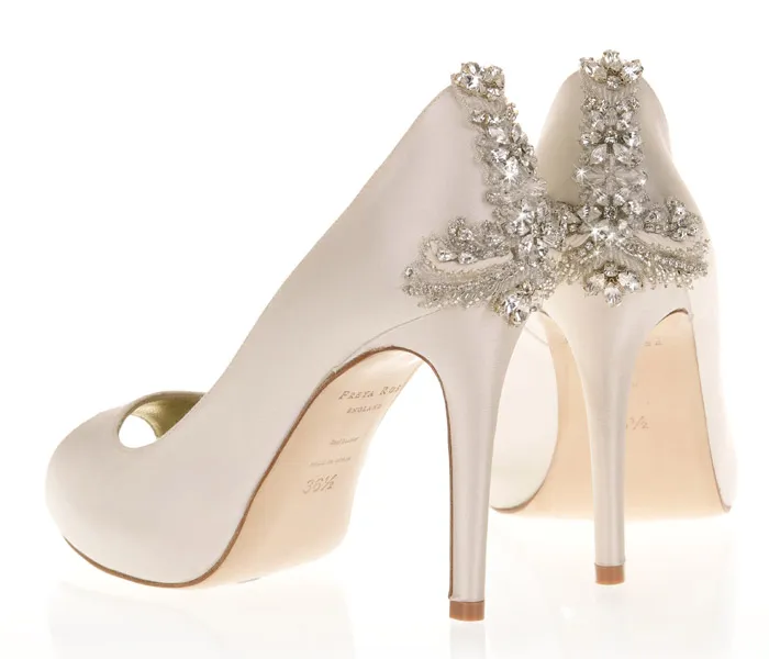 Penelope – Freya Rose London 2015 Bridal Collection. theweddingnotebook.com