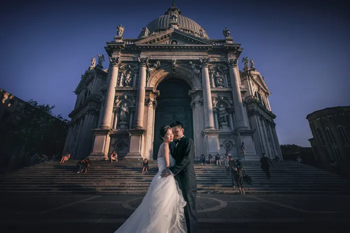 Photo by Kennfoo Weddings. theweddingnotebook.com