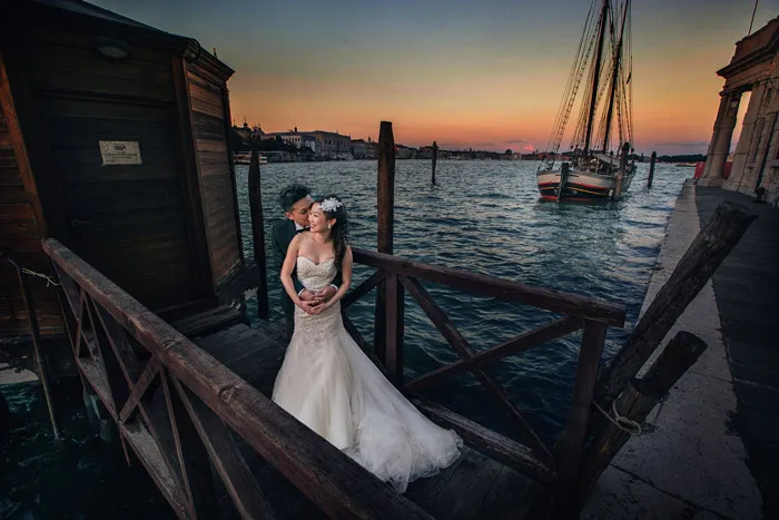Photo by Kennfoo Weddings. theweddingnotebook.com