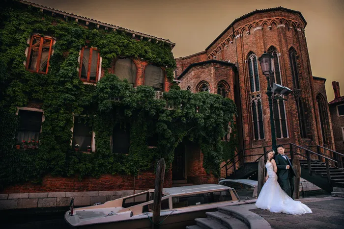Photo by Kennfoo Weddings. theweddingnotebook.com