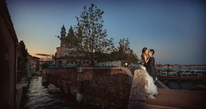 Photo by Kennfoo Weddings. theweddingnotebook.com