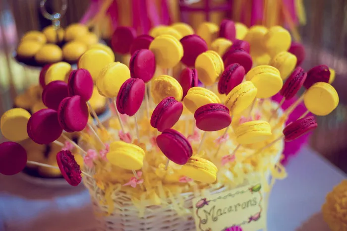 Pink and yellow wedding. Daren Chong Photography. Wedding planning by Chic Occasions. theweddingnotebook.com