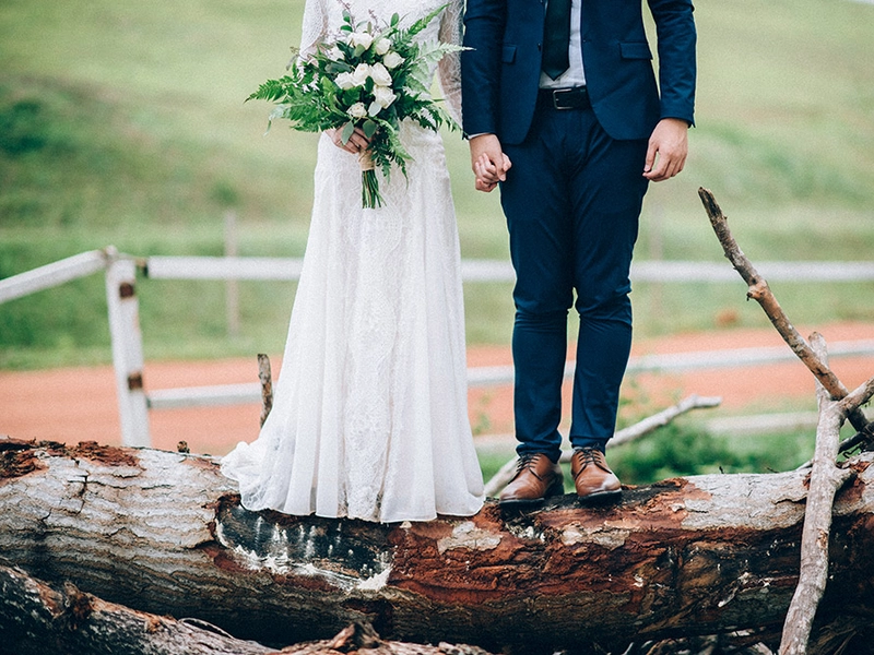 Fun and Flirty Wedding Portraits in Two Completely Different Locations