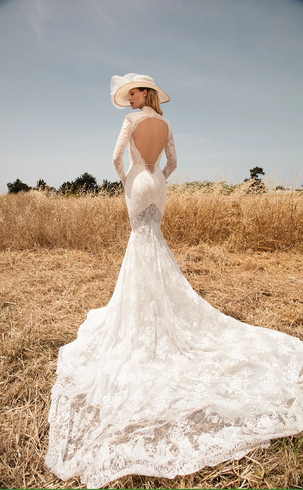 GALA NoII by Galia Lahav. RTW Spring 2017. theweddingnotebook.com 