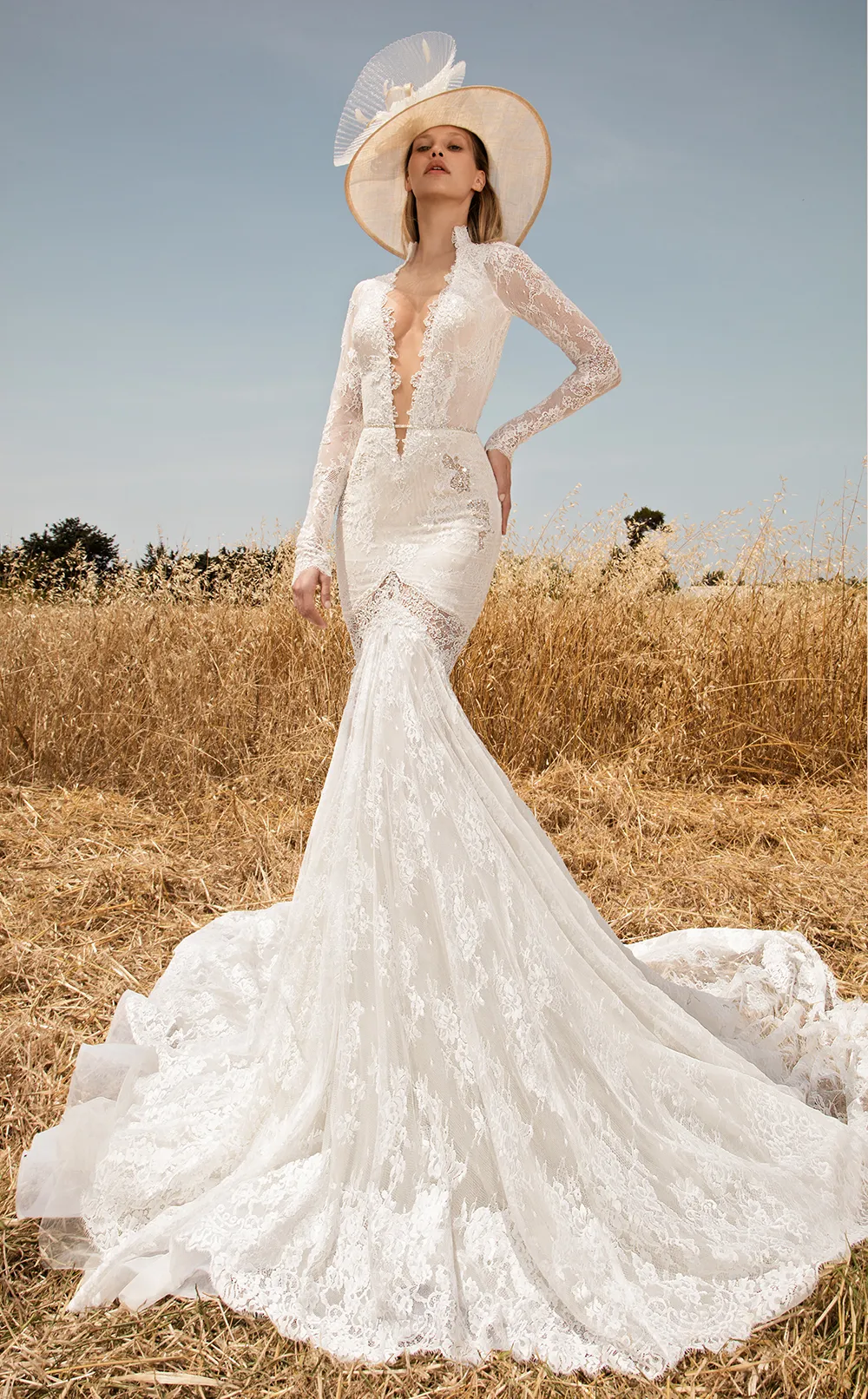 GALA NoII by Galia Lahav. RTW Spring 2017. theweddingnotebook.com 