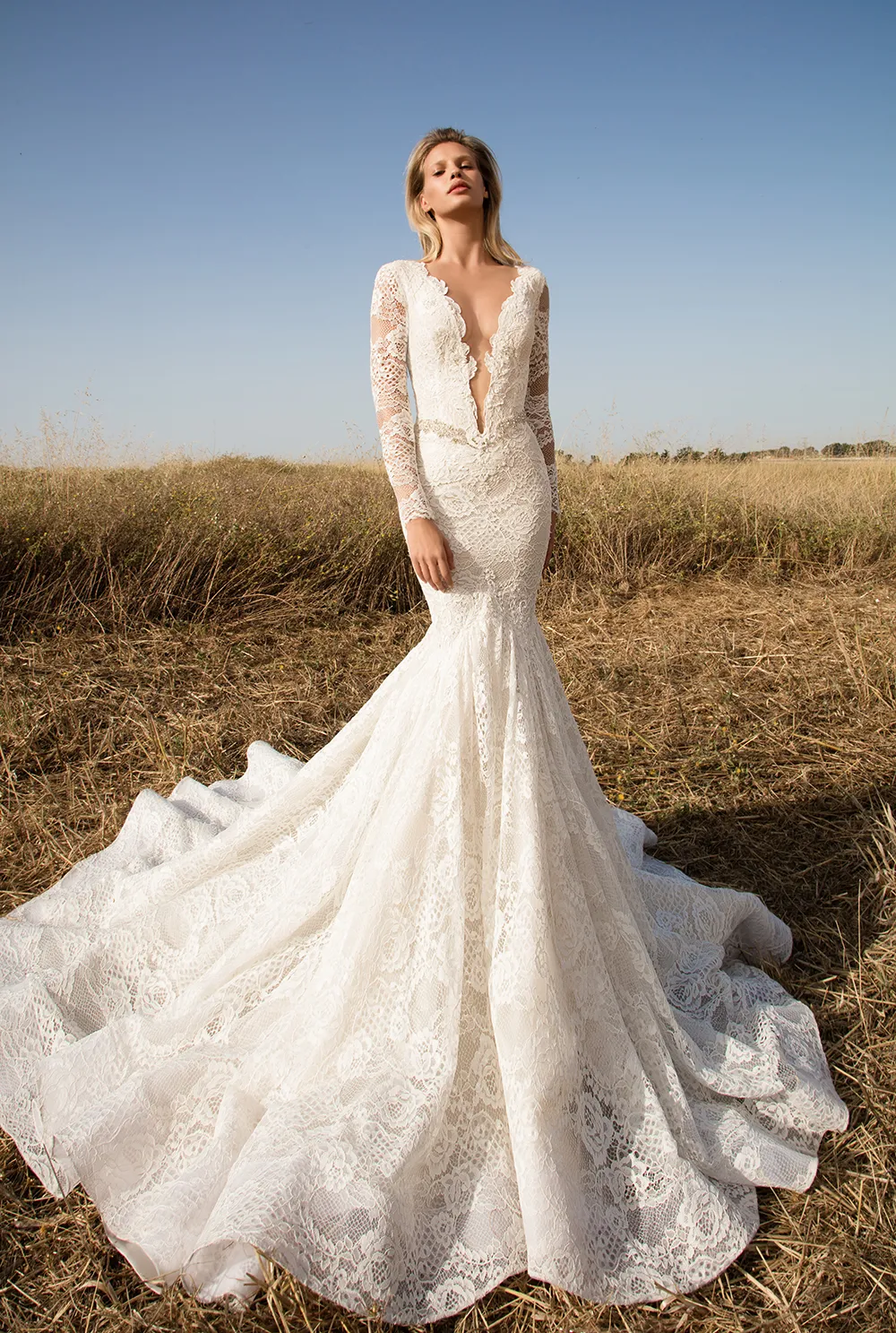 GALA NoII by Galia Lahav. RTW Spring 2017. theweddingnotebook.com 