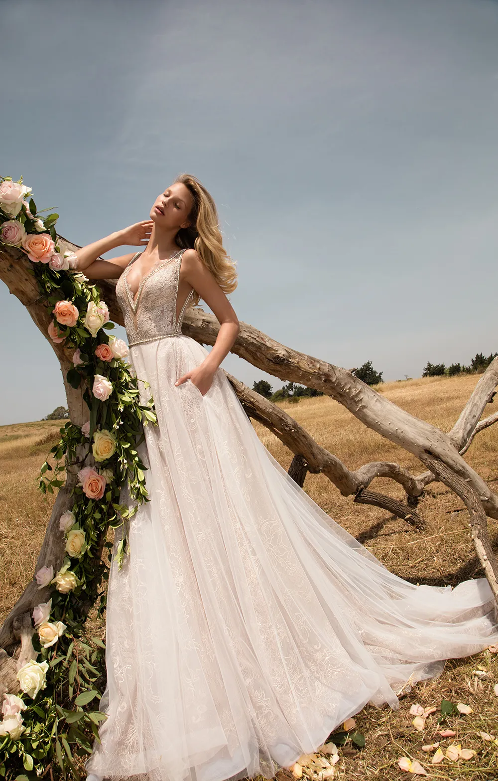 GALA NoII by Galia Lahav. RTW Spring 2017. theweddingnotebook.com 