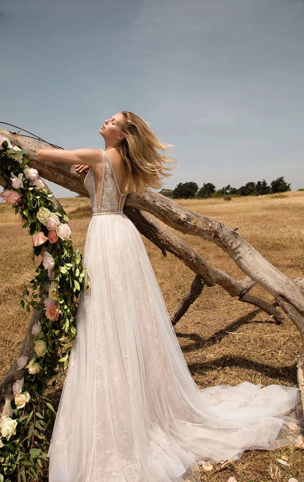 GALA NoII by Galia Lahav. RTW Spring 2017. theweddingnotebook.com 