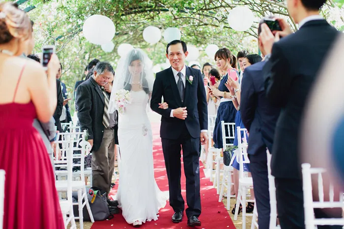 Photo by Sayher Heffernan. theweddingnotebook.com