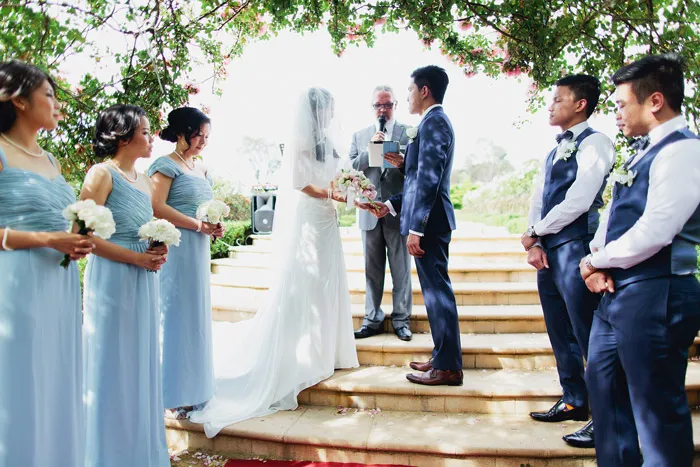 Photo by Sayher Heffernan. theweddingnotebook.com