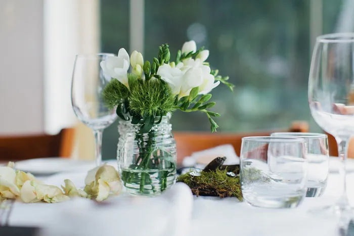 Photo by Sayher Heffernan. theweddingnotebook.com