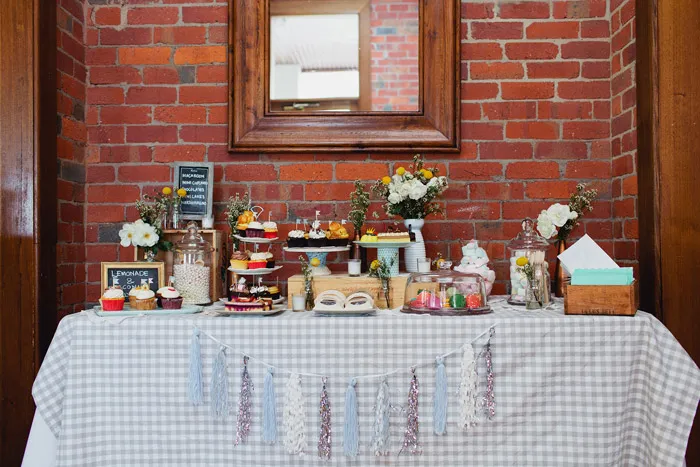 Photo by Sayher Heffernan. theweddingnotebook.com