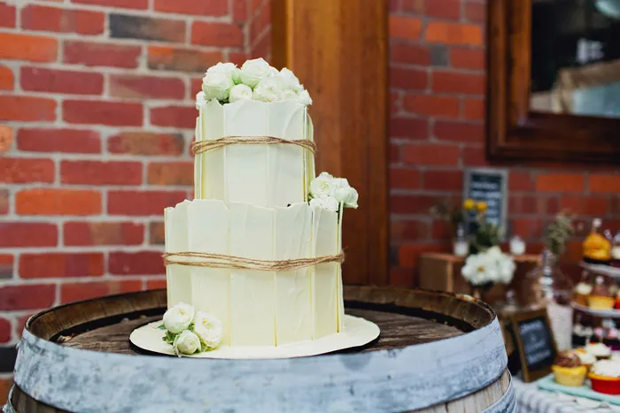 Photo by Sayher Heffernan. theweddingnotebook.com