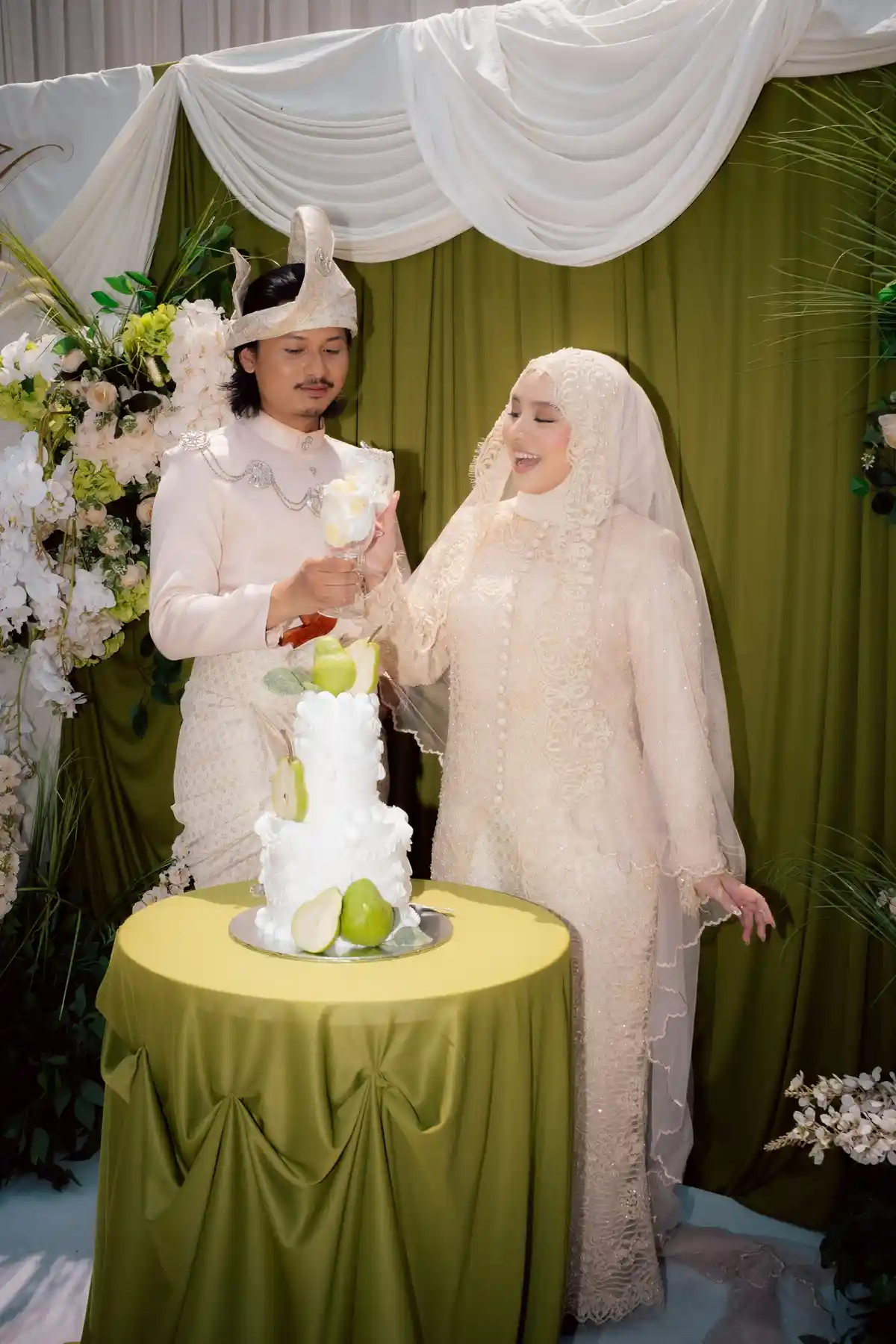 The Biggest Wedding Cake Trends For 2026 From Vintage Piping To 