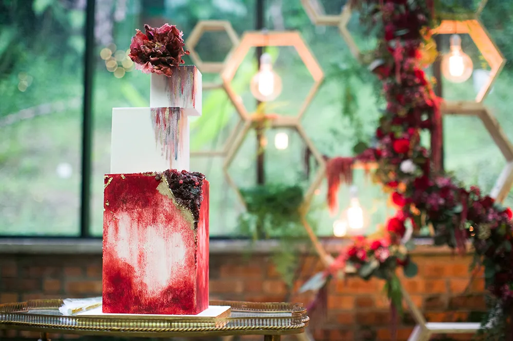 Geometrics red wedding at Glasshouse at Seputeh. Photo by Anna Rina. theweddingnotebook.com