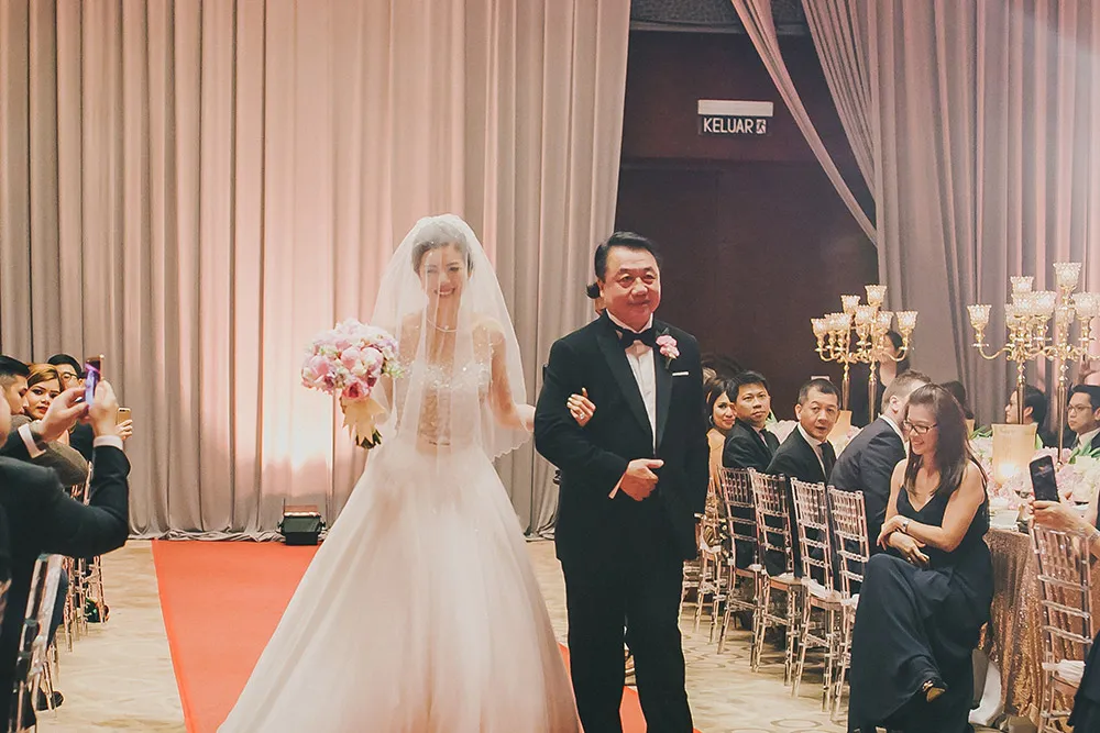 Photo by Deviews Production. theweddingnotebook.com