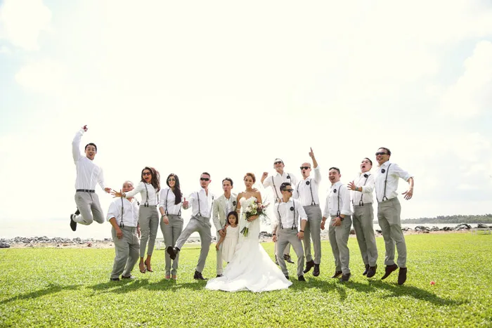 Photo by Hollywood Bridal. theweddingnotebook.com