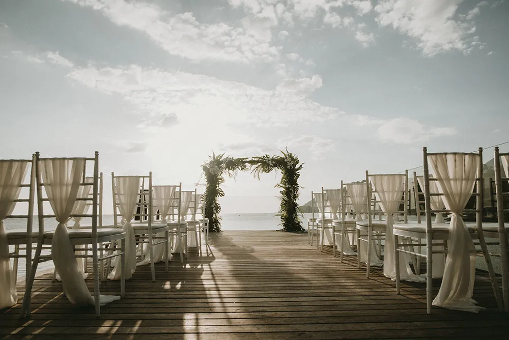 Photo by Trees On The Moon. theweddingnotebook.com