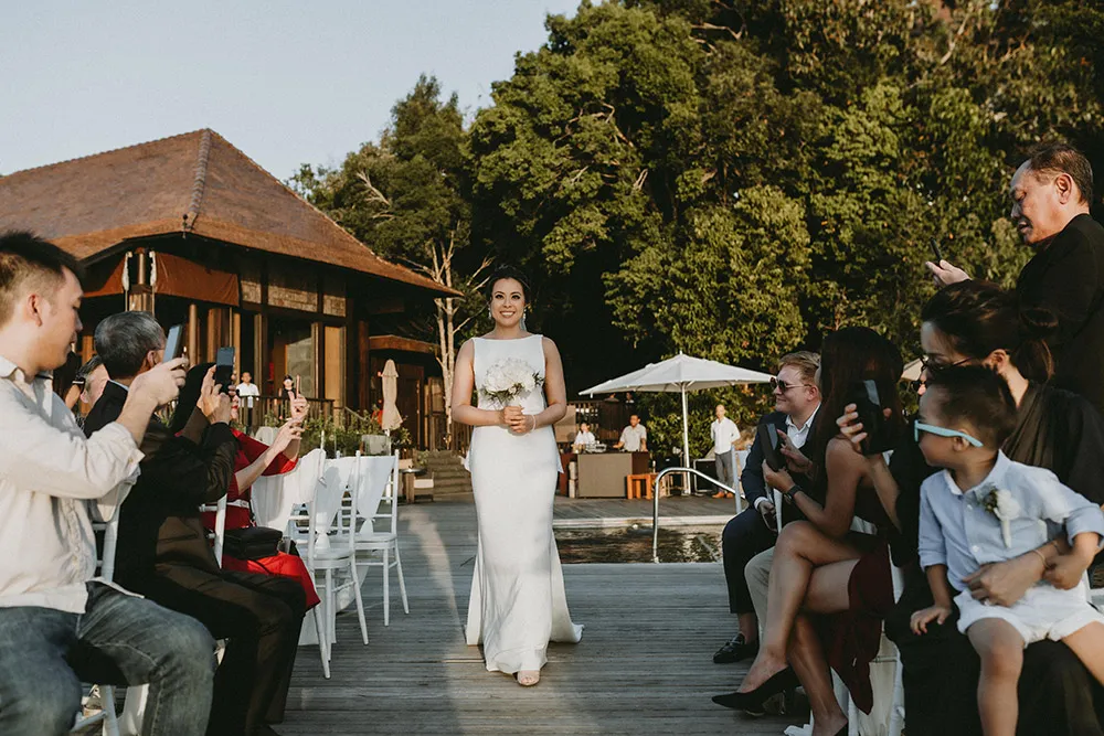 Photo by Trees On The Moon. theweddingnotebook.com