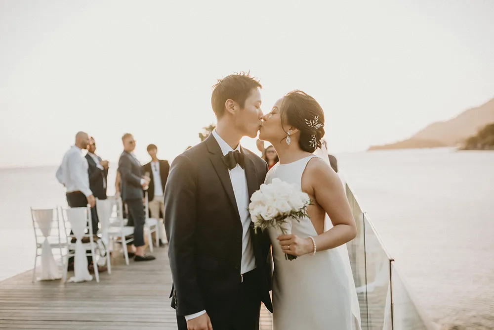 Photo by Trees On The Moon. theweddingnotebook.com